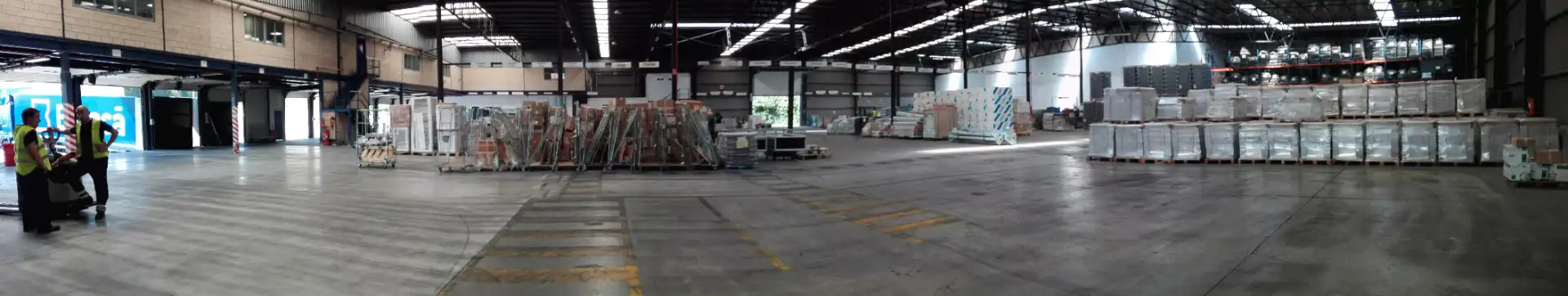 Vista exterior de Nave industrial de alquiler en Castellbisbal con Calefacción y Alarma
