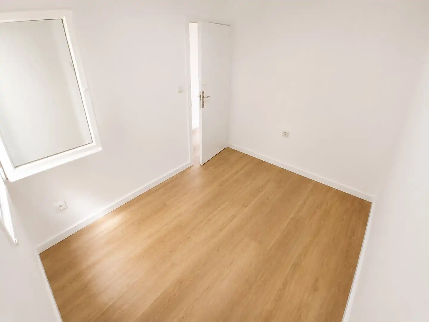 Bedroom of Flat for sale in Santa Coloma de Gramenet  with Balcony