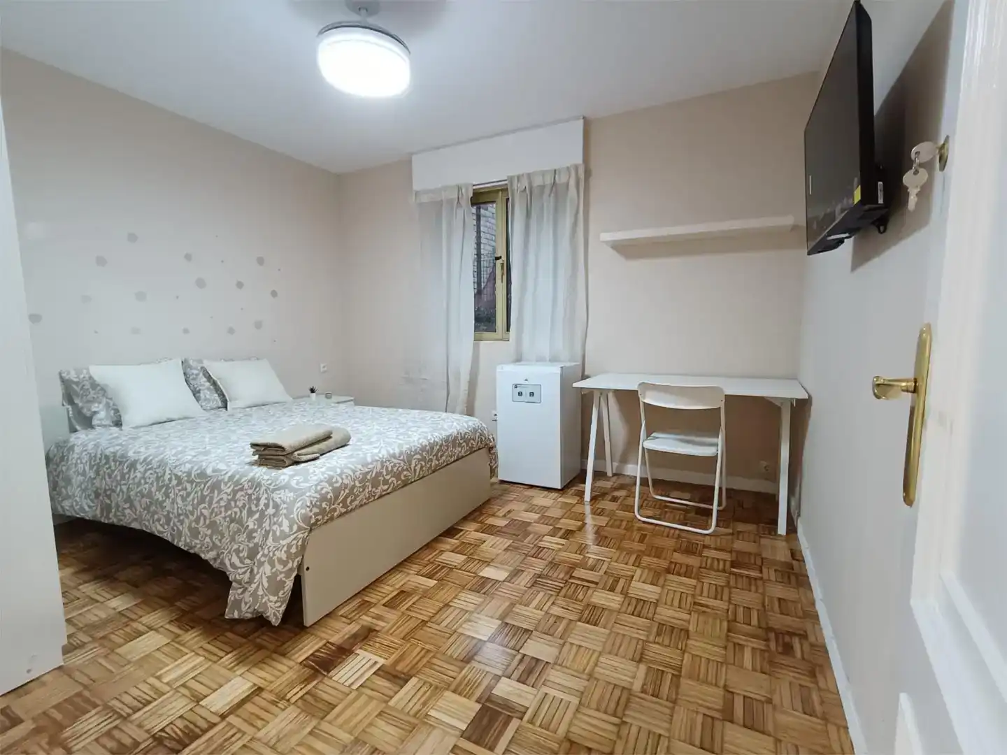 Schlafzimmer von Wohnung zur Miete in Mieres (Asturias) mit Balkon