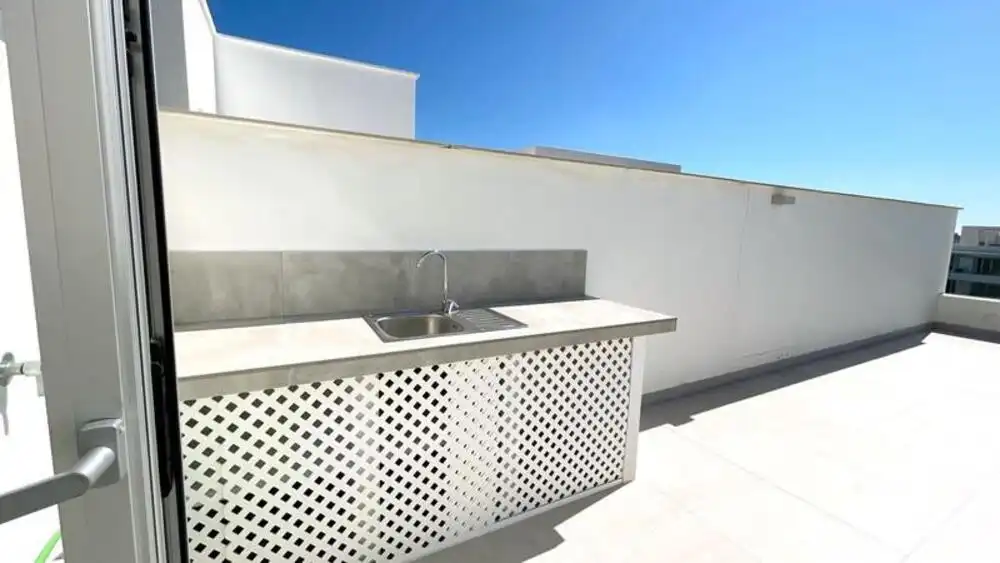 Terrassa de Àtic de lloguer en Estepona amb Aire condicionat, Terrassa i Piscina