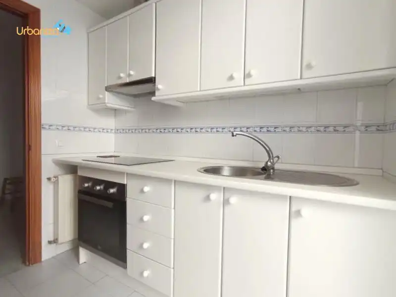 Cuina de Apartament de lloguer en Badajoz amb Aire condicionat, Calefacció i Jardí privat