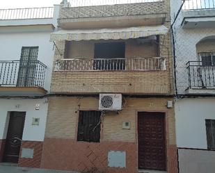 Exterior view of House or chalet for sale in  Sevilla Capital