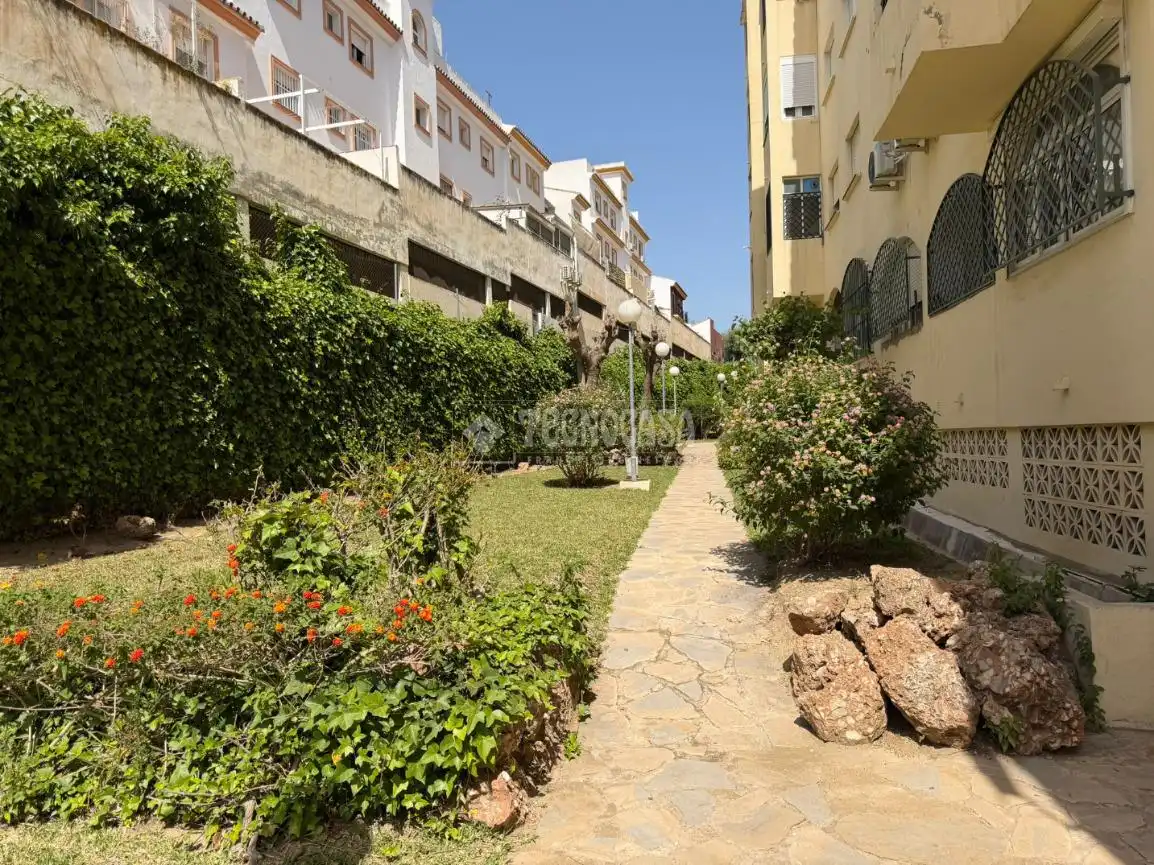 Vista exterior de Pis en venda en Mijas amb Terrassa i Piscina comunitària