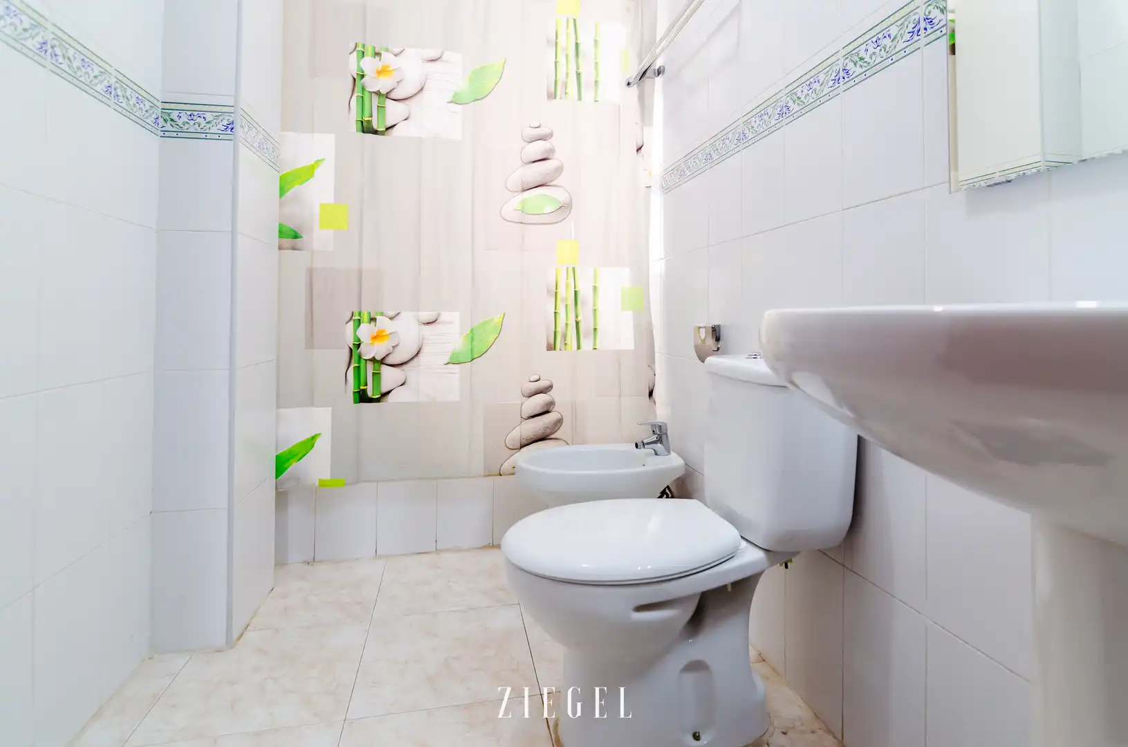 Bathroom of Flat for sale in Ingenio  with Furnished