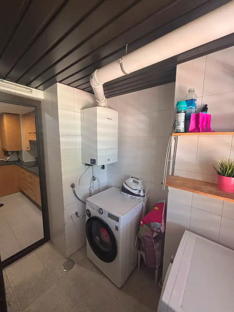Cocina de Planta baja en venta en Las Rozas de Madrid con Calefacción, Trastero y Piscina comunitaria