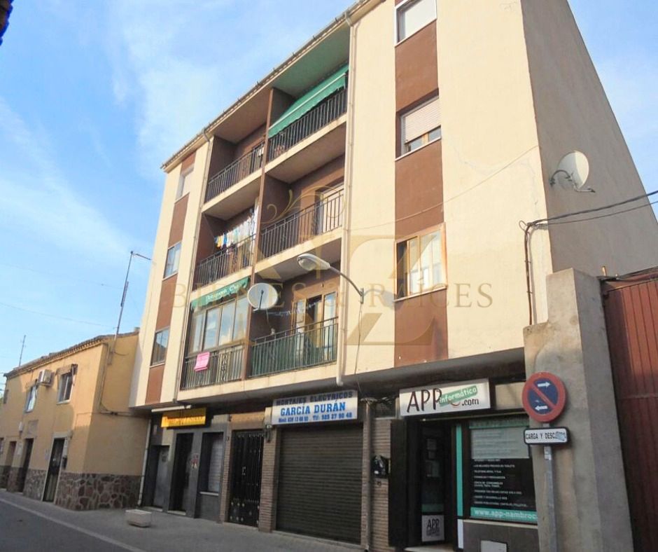 Vista exterior de Pis en venda en Nambroca amb Calefacció, Moblat i Forn