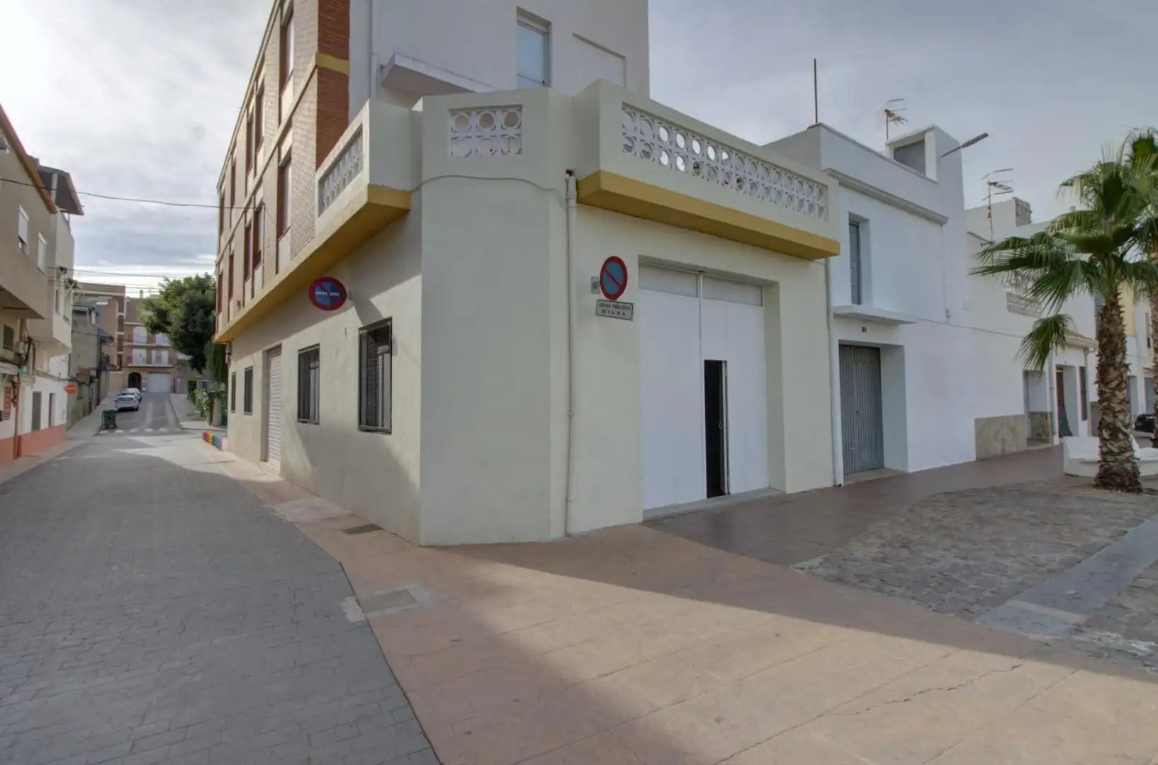 Vista exterior de Local de alquiler en Almenara
