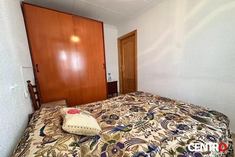 Dormitori de Casa o xalet en venda en Guadahortuna amb Jardí privat