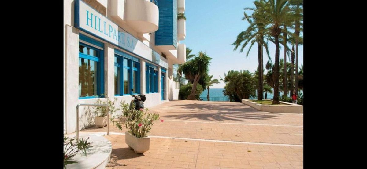 Exterior view of Office for sale in Marbella  with Air Conditioner, Terrace and Storage room
