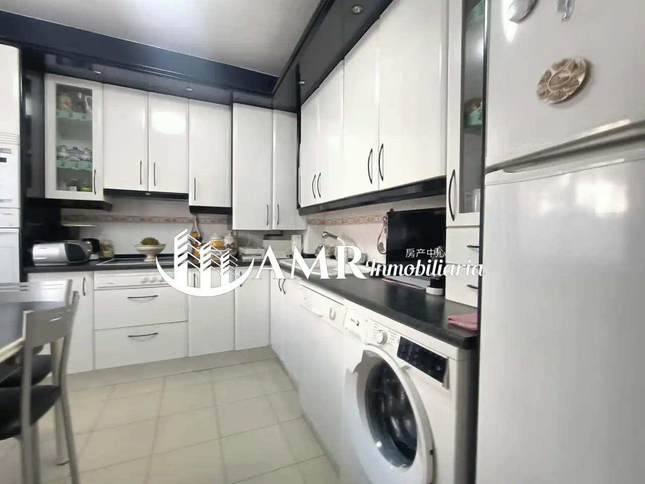 Cocina de Casa adosada en venta en Parla con Aire acondicionado, Calefacción y Jardín privado