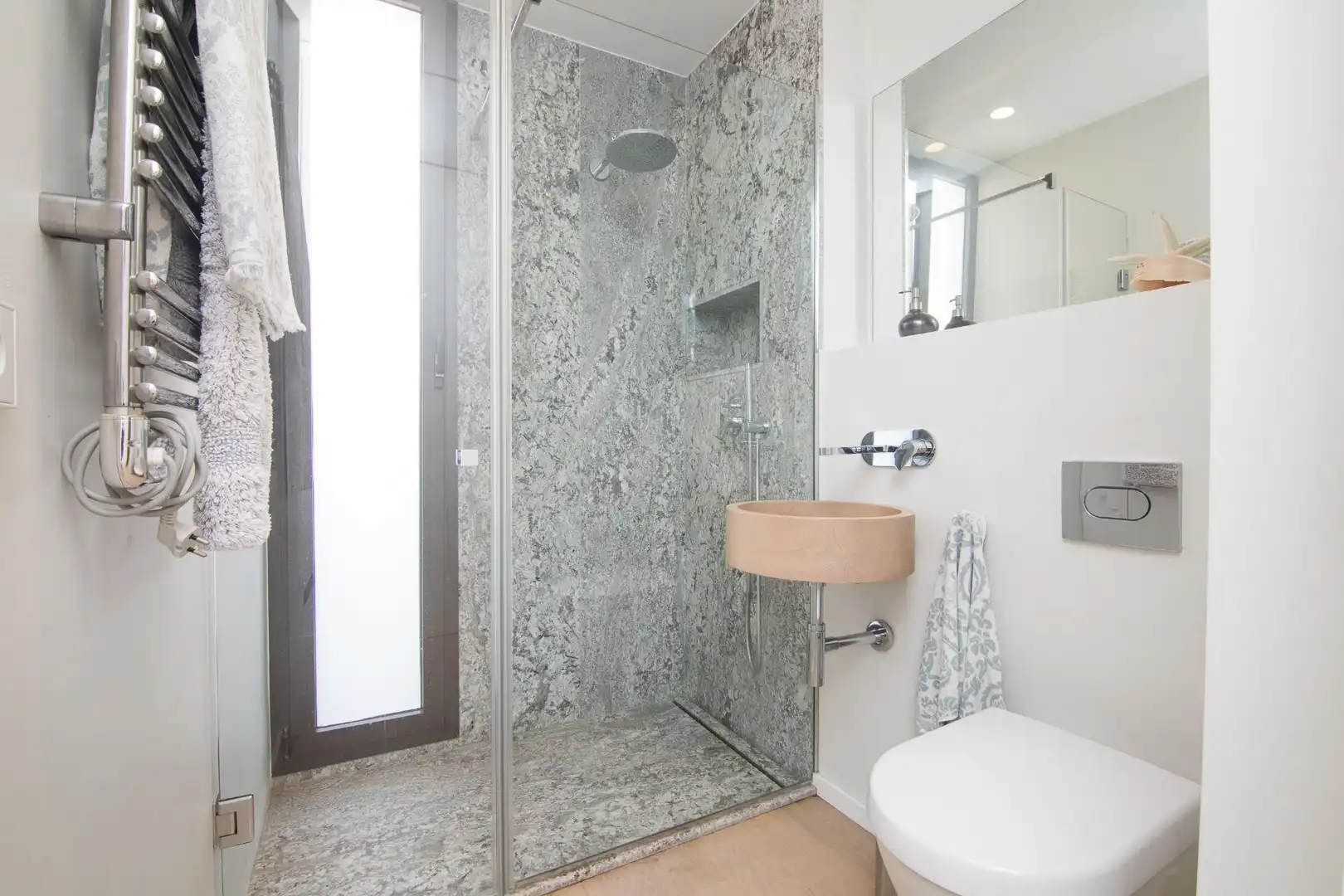 Badezimmer von Haus oder Chalet zum Verkauf in Elche / Elx mit Klimaanlage, Heizung und Privatgarten