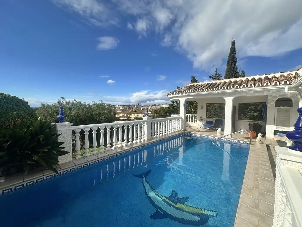 Detached house with pool for sale in Calahonda, imagen 7