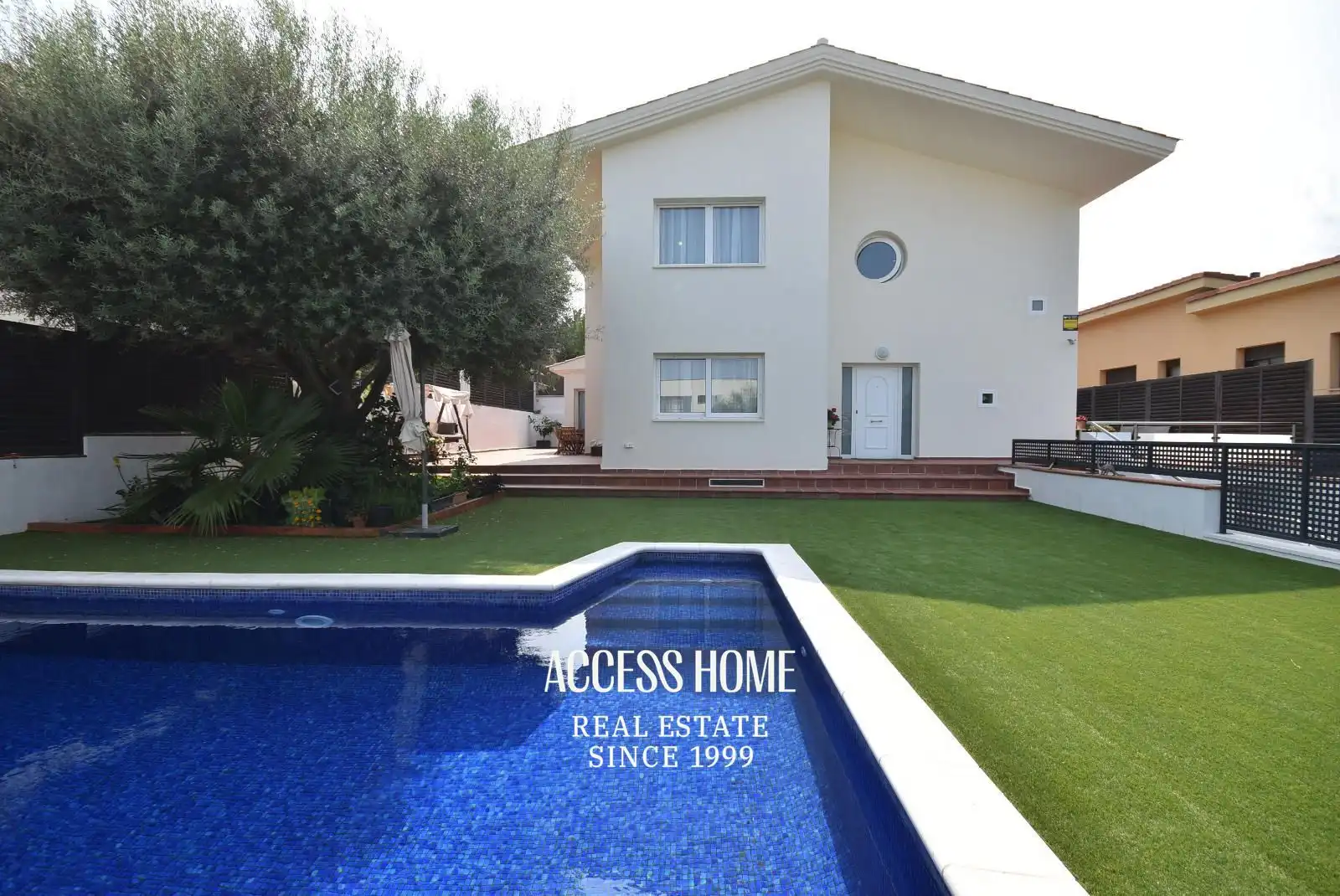 Villa con piscina in vendita a Alella