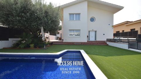 Excelente casa con piscina en La Serreta, Alella