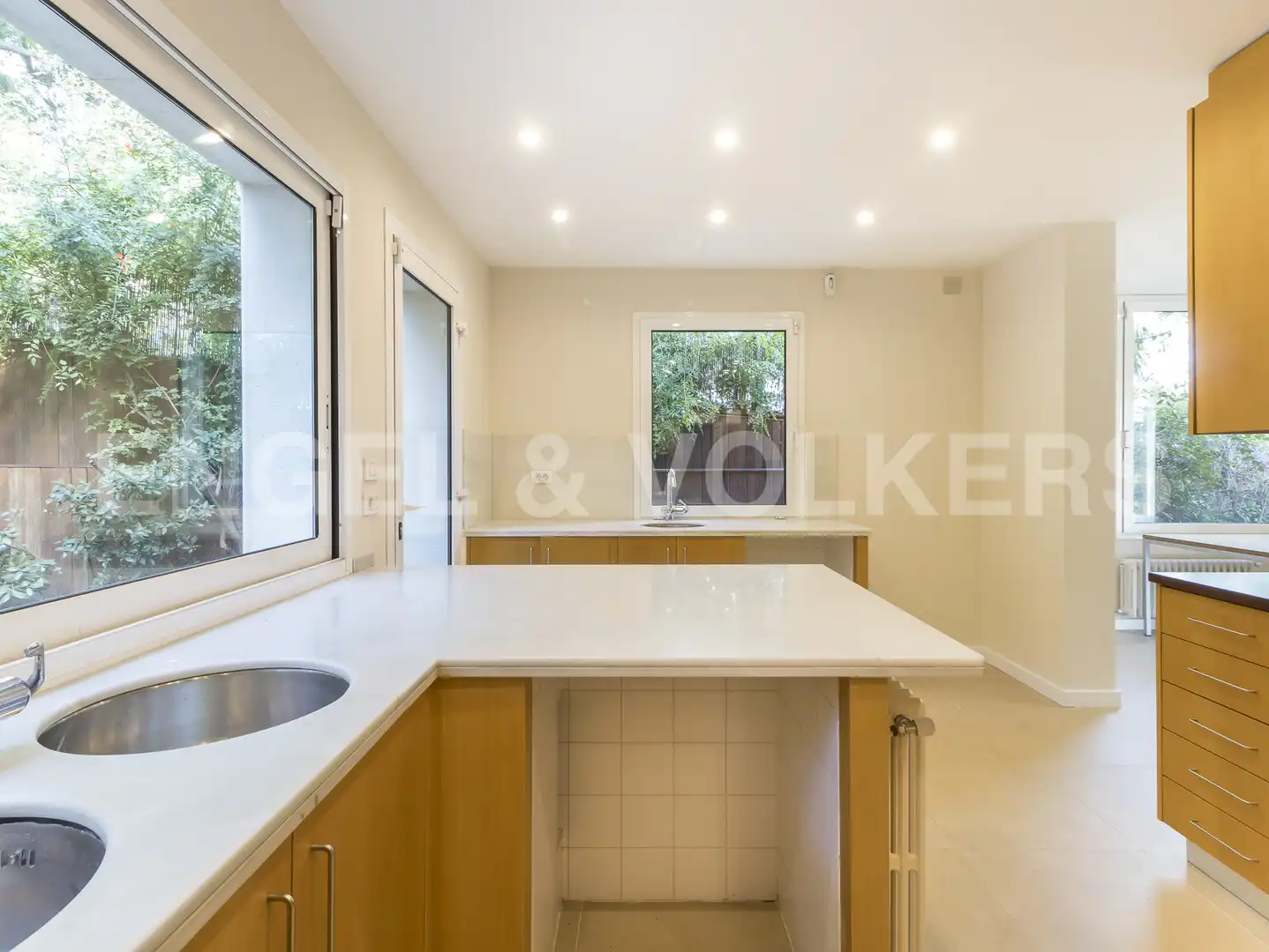 Kitchen of Houses for rent in Barcelona  with Air Conditioner, Heating and Private garden