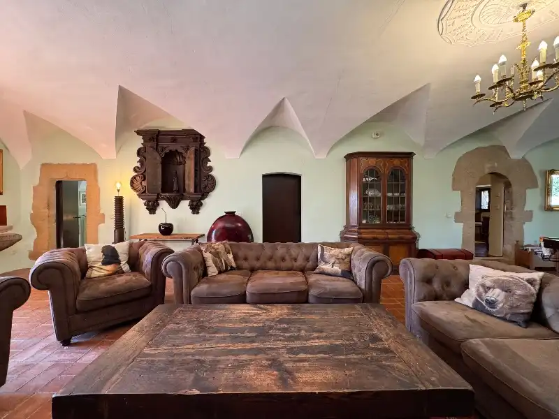 Sala de estar de Finca rústica en venta en Ullastret con Aire acondicionado, Calefacción y Jardín privado
