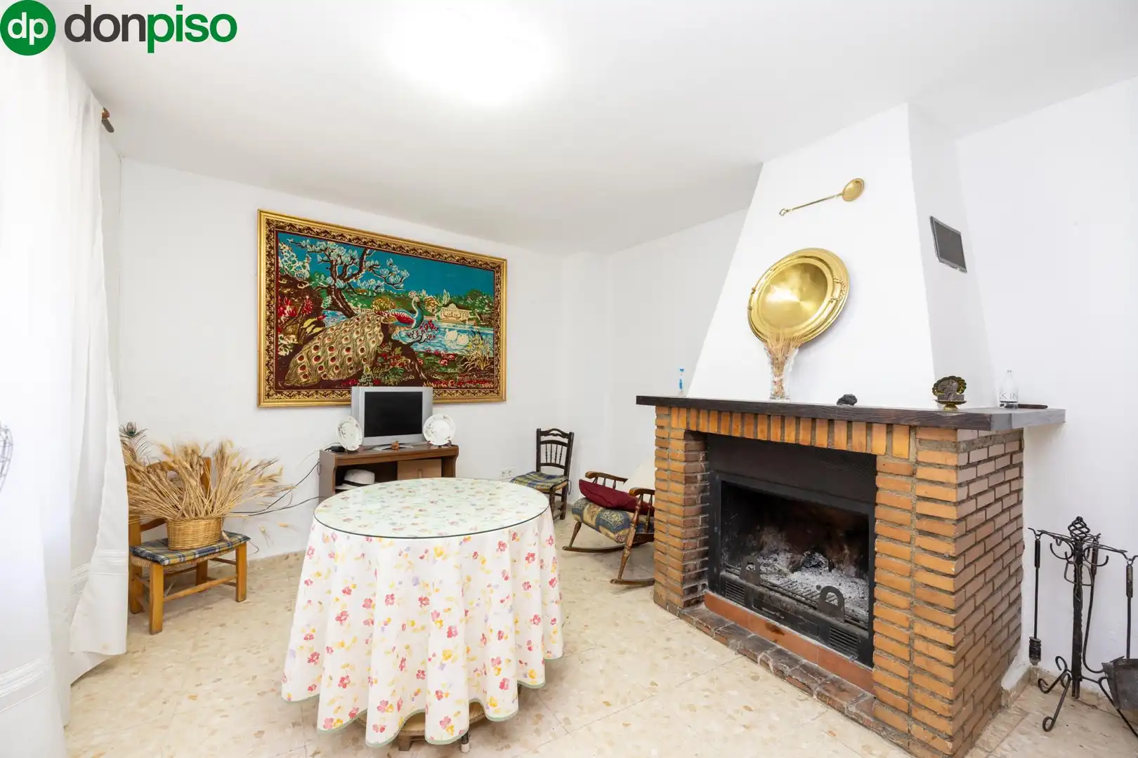 Sala d'estar de Finca rústica en venda en Armilla amb Jardí privat i Terrassa