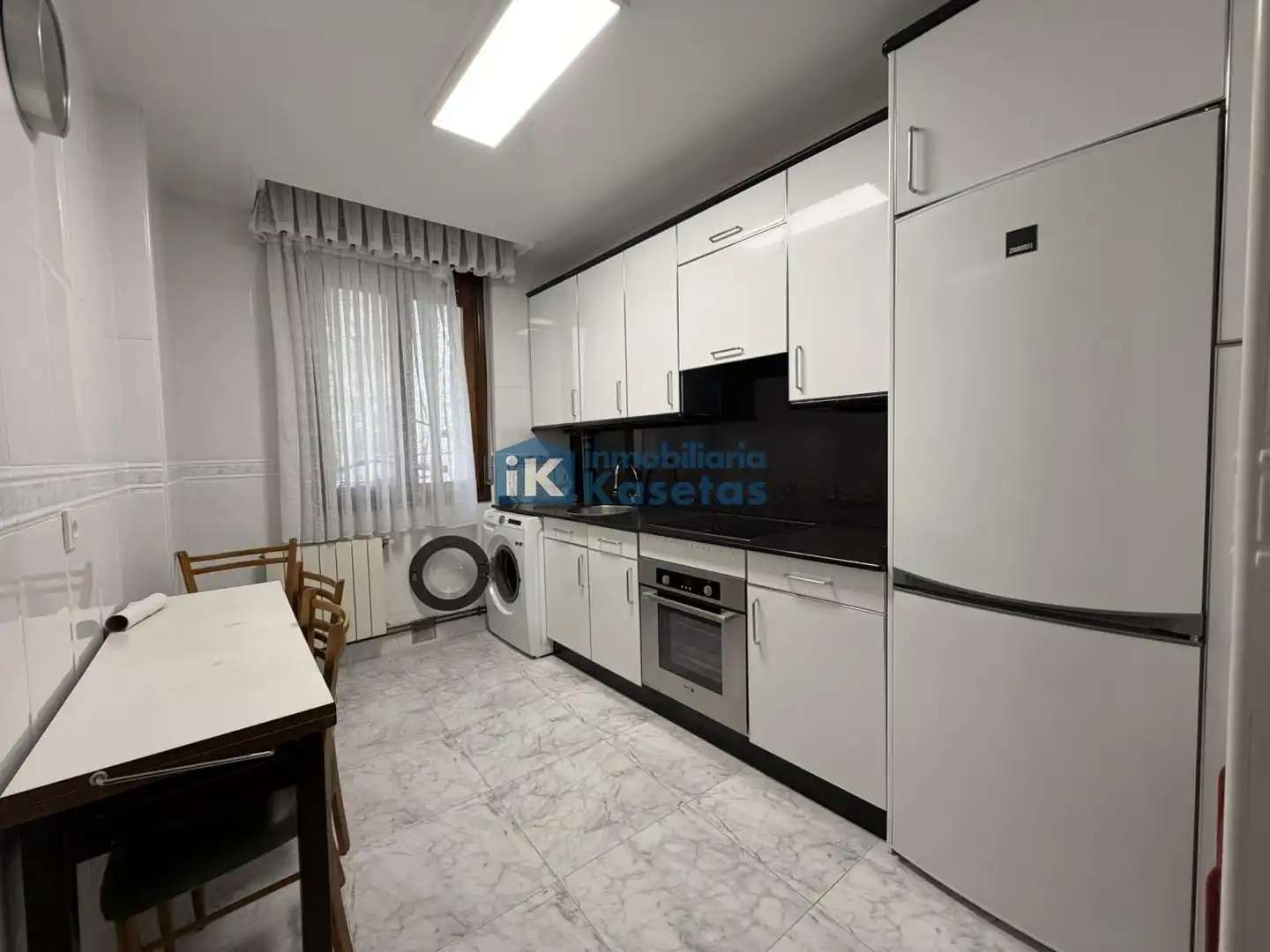 Cocina de Piso en venta en Basauri  con Calefacción