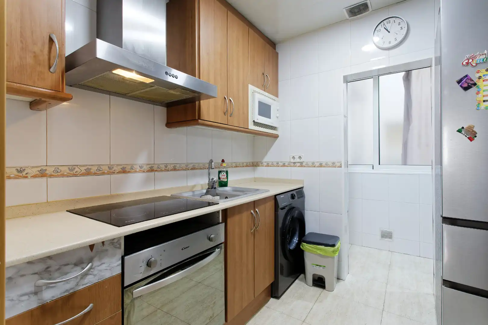 Kitchen of Flat for sale in L'Hospitalet de Llobregat
