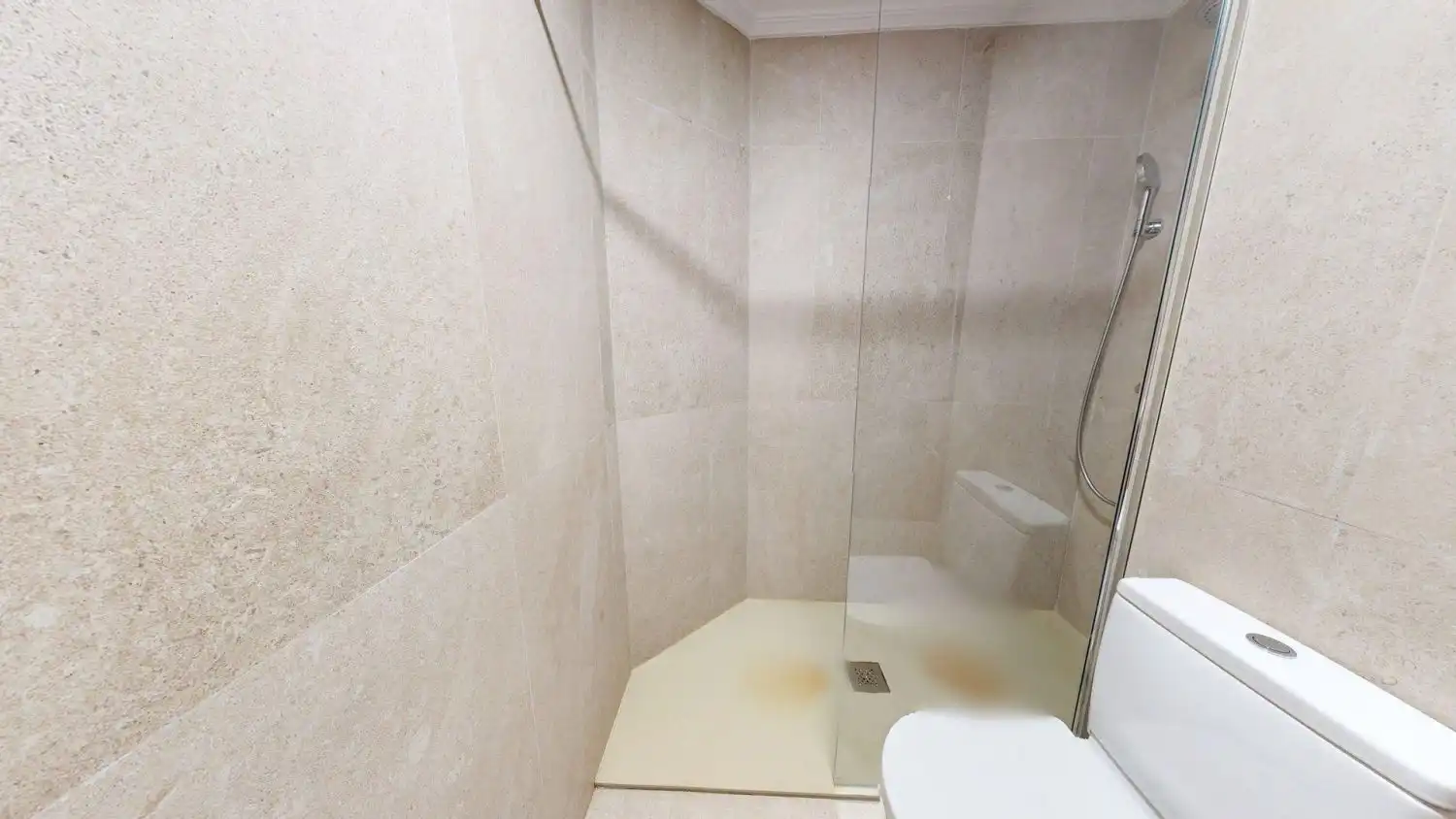 Bathroom of Flat for rent in Sevilla  with Air Conditioner, Heating and Terrace