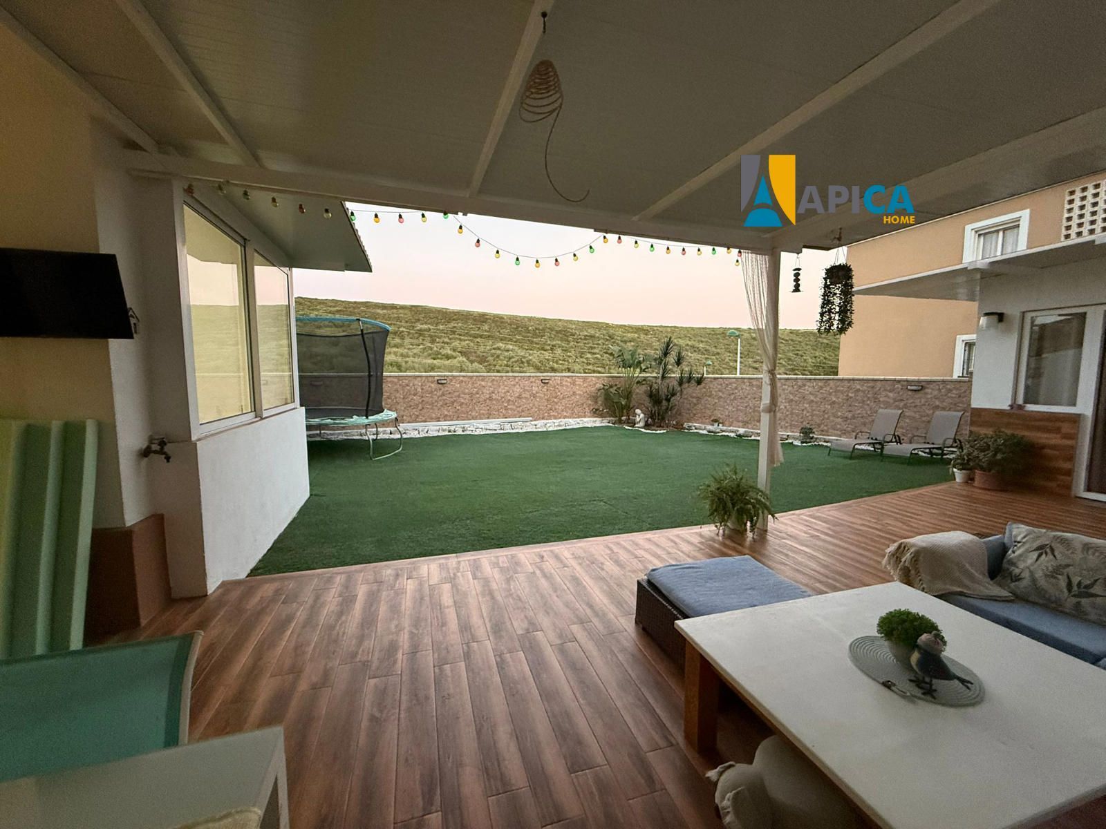 Terrassa de Casa o xalet en venda en La Línea de la Concepción amb Aire condicionat, Traster i Piscina