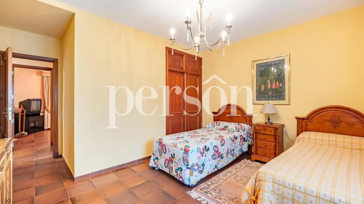 Dormitori de Finca rústica en venda en Canals amb Aire condicionat, Calefacció i Jardí privat