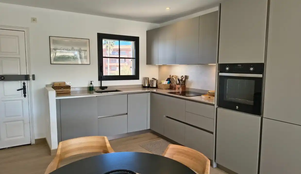 Küche von Maisonette zum Verkauf in Pals mit Klimaanlage, Heizung und Terrasse