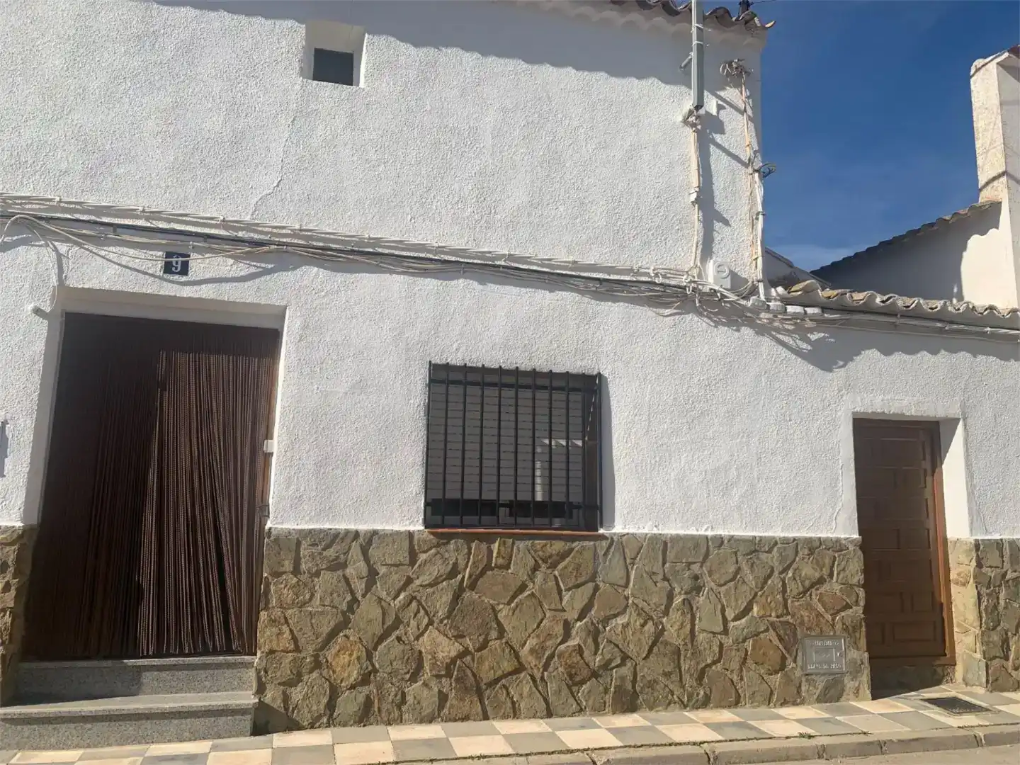 Vista exterior de Casa adosada en venta en Monreal del Llano con Amueblado