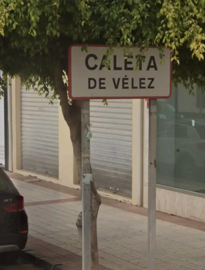Individuel avec ascenseur à vendre à Calle del Andalucía/caleta 13
