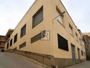 Hotel zum Verkauf in Carrer de Tarragona 11