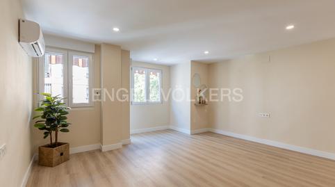 Foto 4 de Apartament en venda a C/ de la Reina, El Cabanyal - El Canyamelar, Valencia