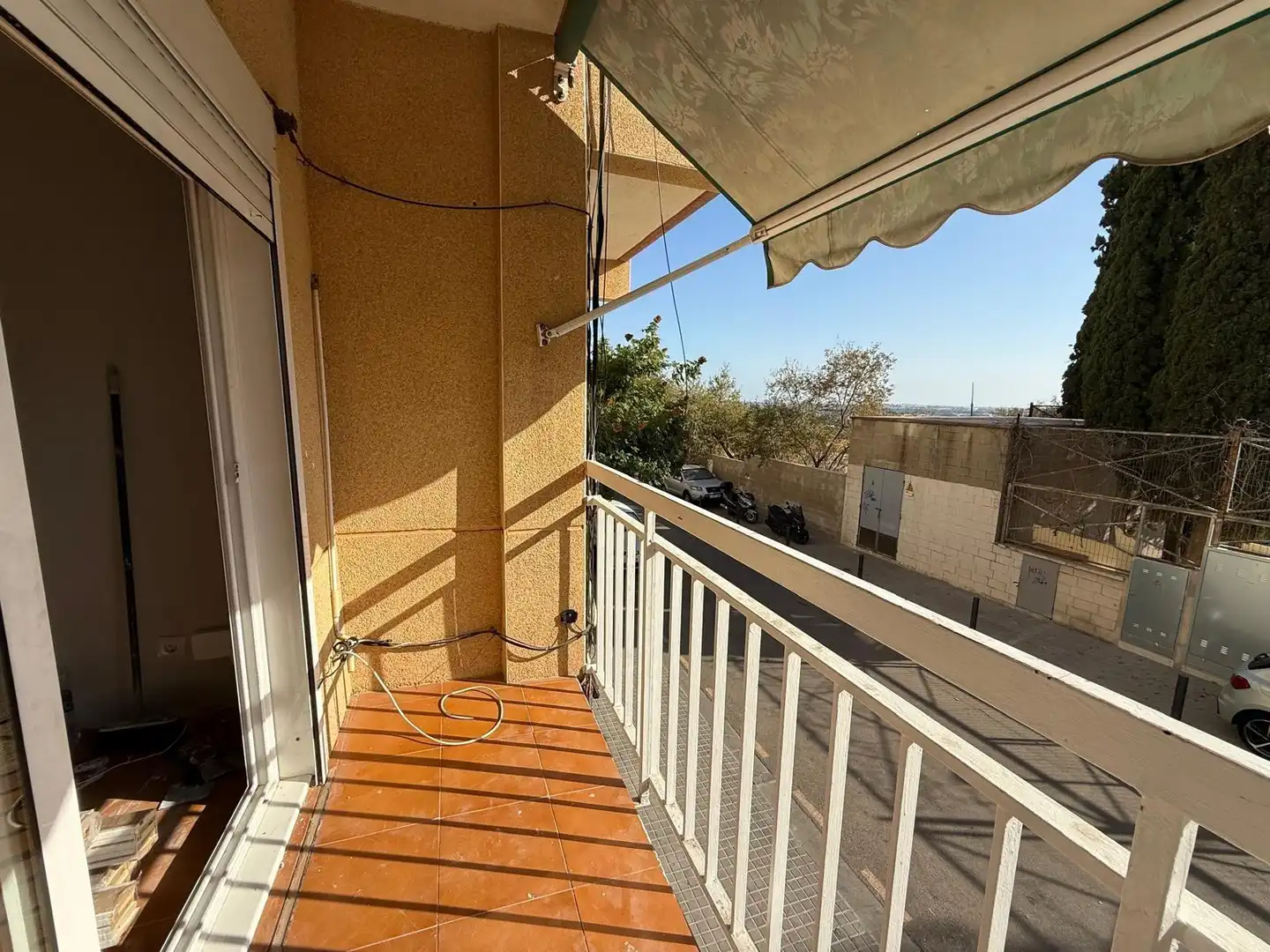 Balcony of Flat for sale in L'Hospitalet de Llobregat  with Parquet flooring, Balcony and Alarm