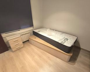 Bedroom of Flat to share in Manresa  with Air Conditioner and Terrace