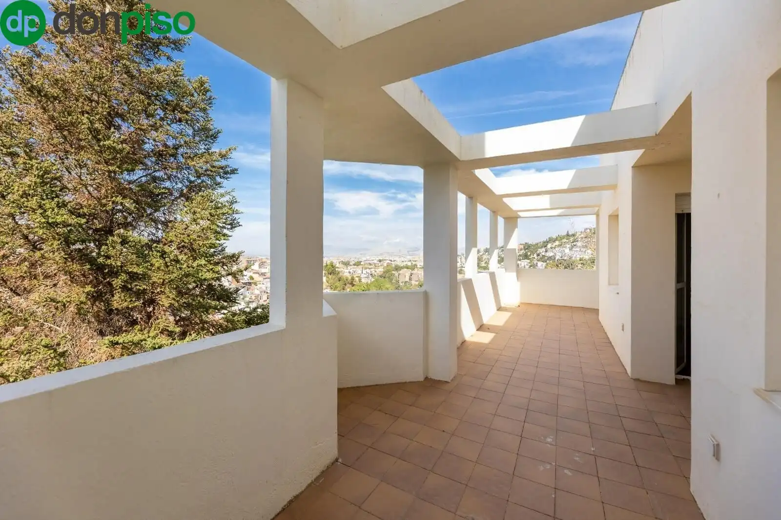 Terraza de Casa o chalet en venta en Granada con Aire acondicionado, Calefacción y Jardín privado