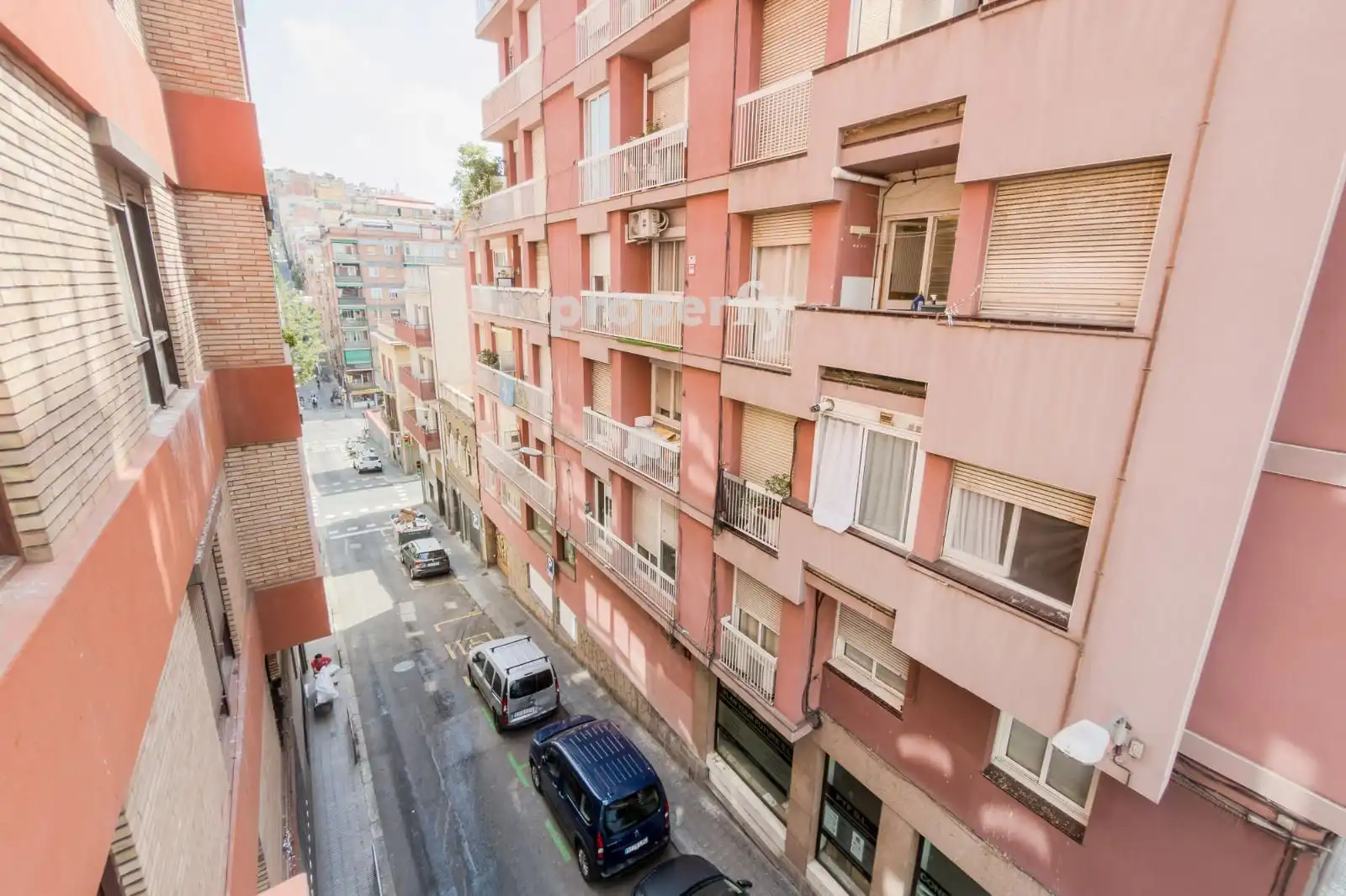 Vista exterior de Piso en venta en Barcelona con Calefacción, Terraza y Balcón