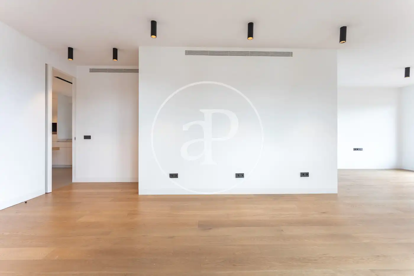 Sala de estar de Piso de alquiler en Barcelona con Aire acondicionado, Calefacción y Jardín privado
