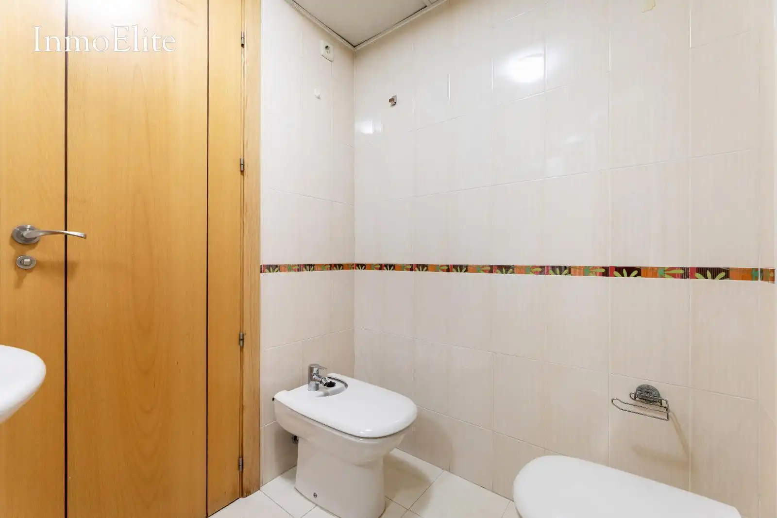 Baño de Piso en venta en Madrid con Calefacción, Trastero y Horno