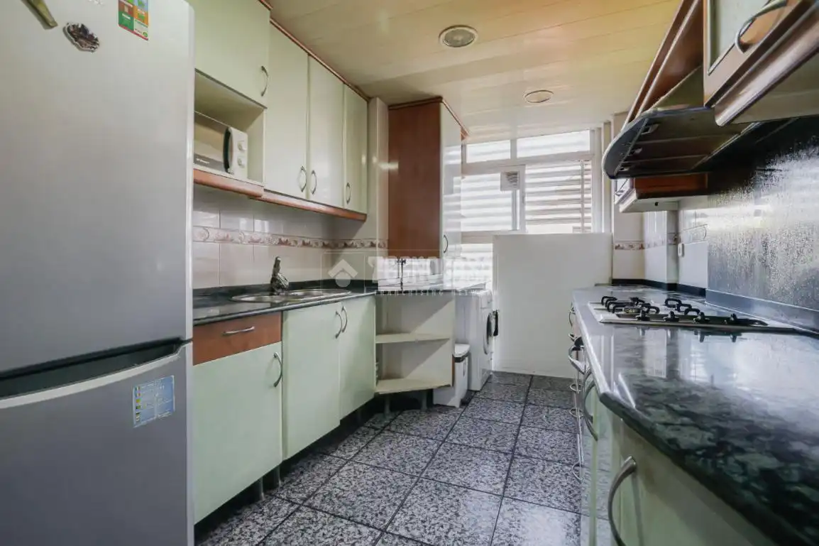 Küche von Wohnung zum Verkauf in Terrassa mit Klimaanlage