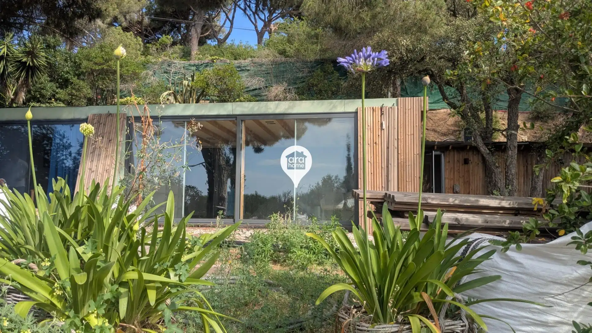 Casa con jardín en venta en El Mirador - La Cornisa