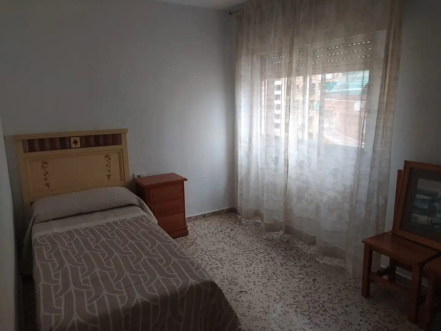 Habitación de Piso de alquiler en Granada con Calefacción, Amueblado y Horno