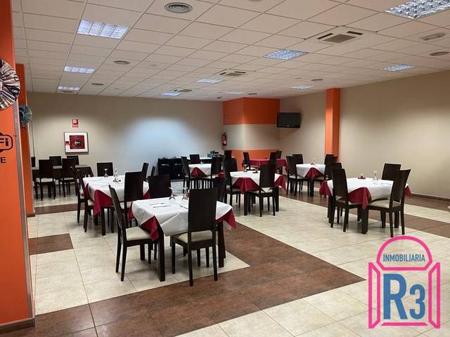 Local comercial en Alquiler en Onzonilla