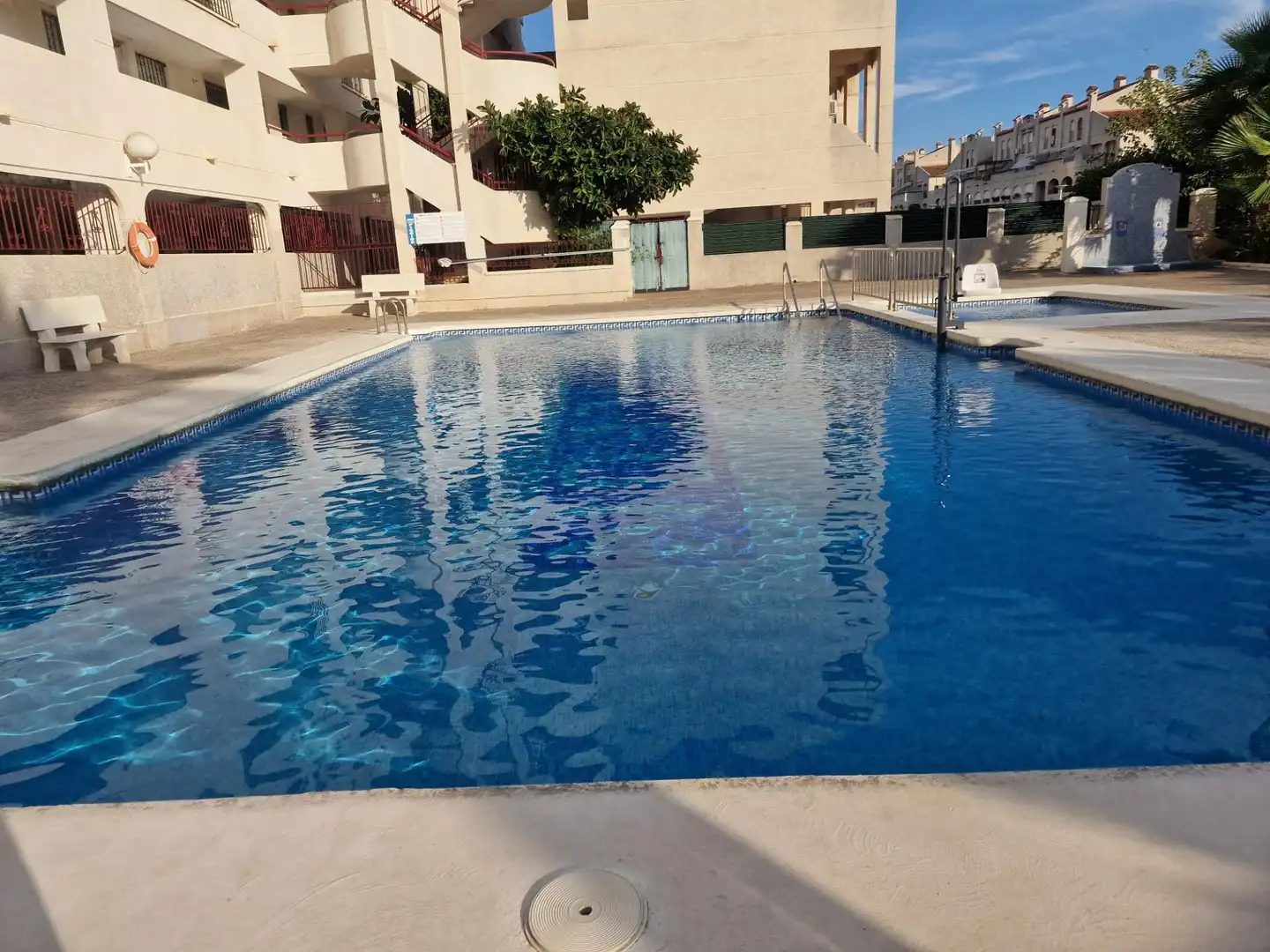 Apartament amb piscina en venda a Avenida LA MARINA
