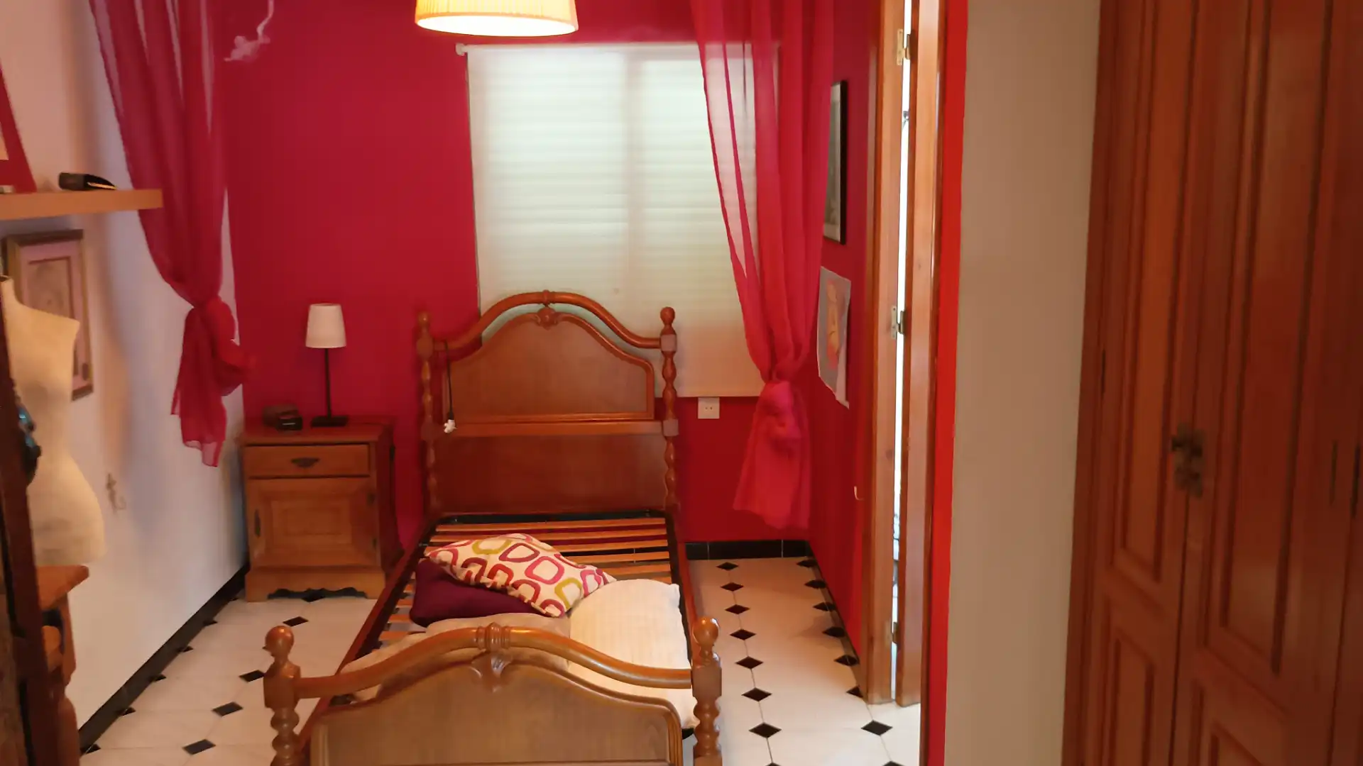 Habitación de Casa adosada en venta en Villanueva del Ariscal con Aire acondicionado, Piscina y Horno