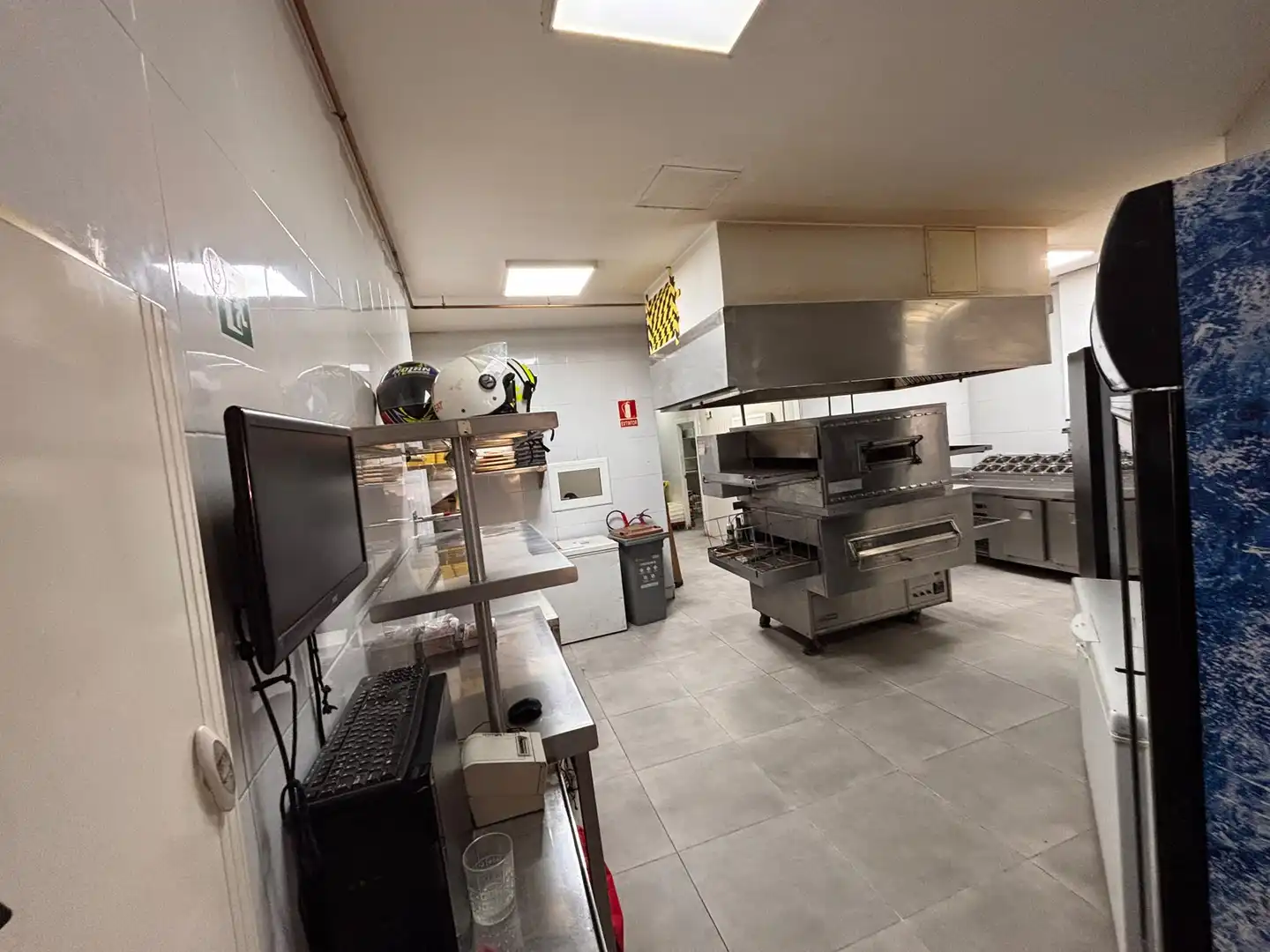 Cuina de Local en venda en Cornellà de Llobregat
