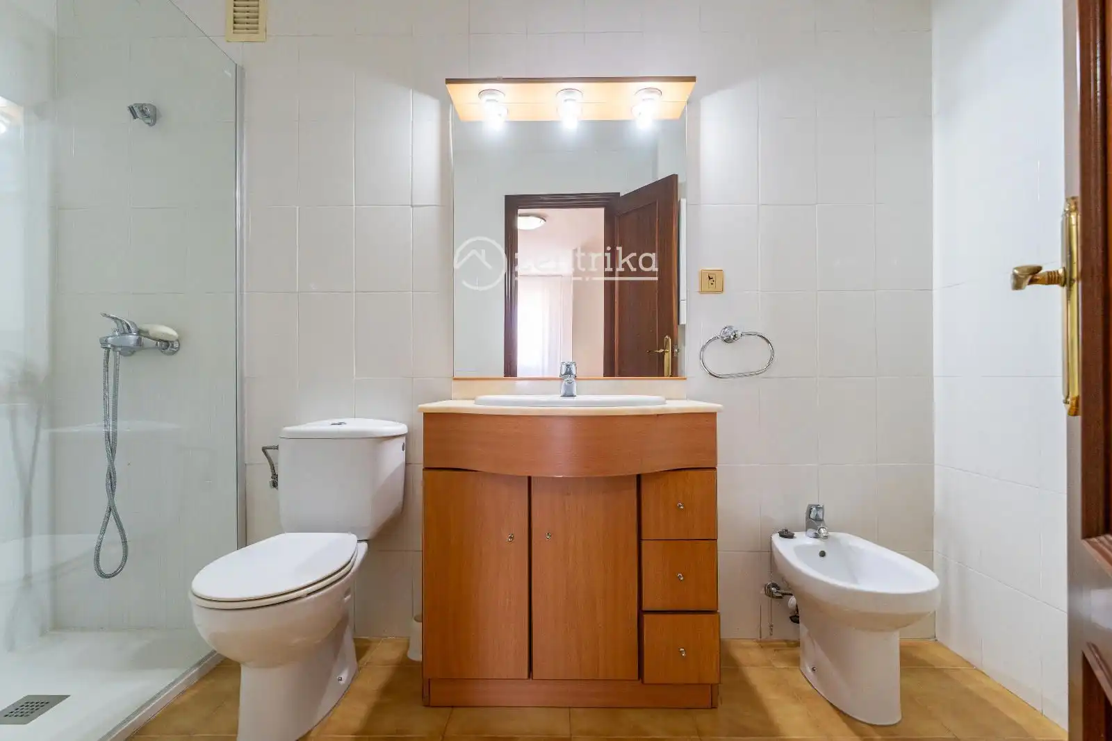 Baño de Piso en venta en Reus con Aire acondicionado, Calefacción y Terraza