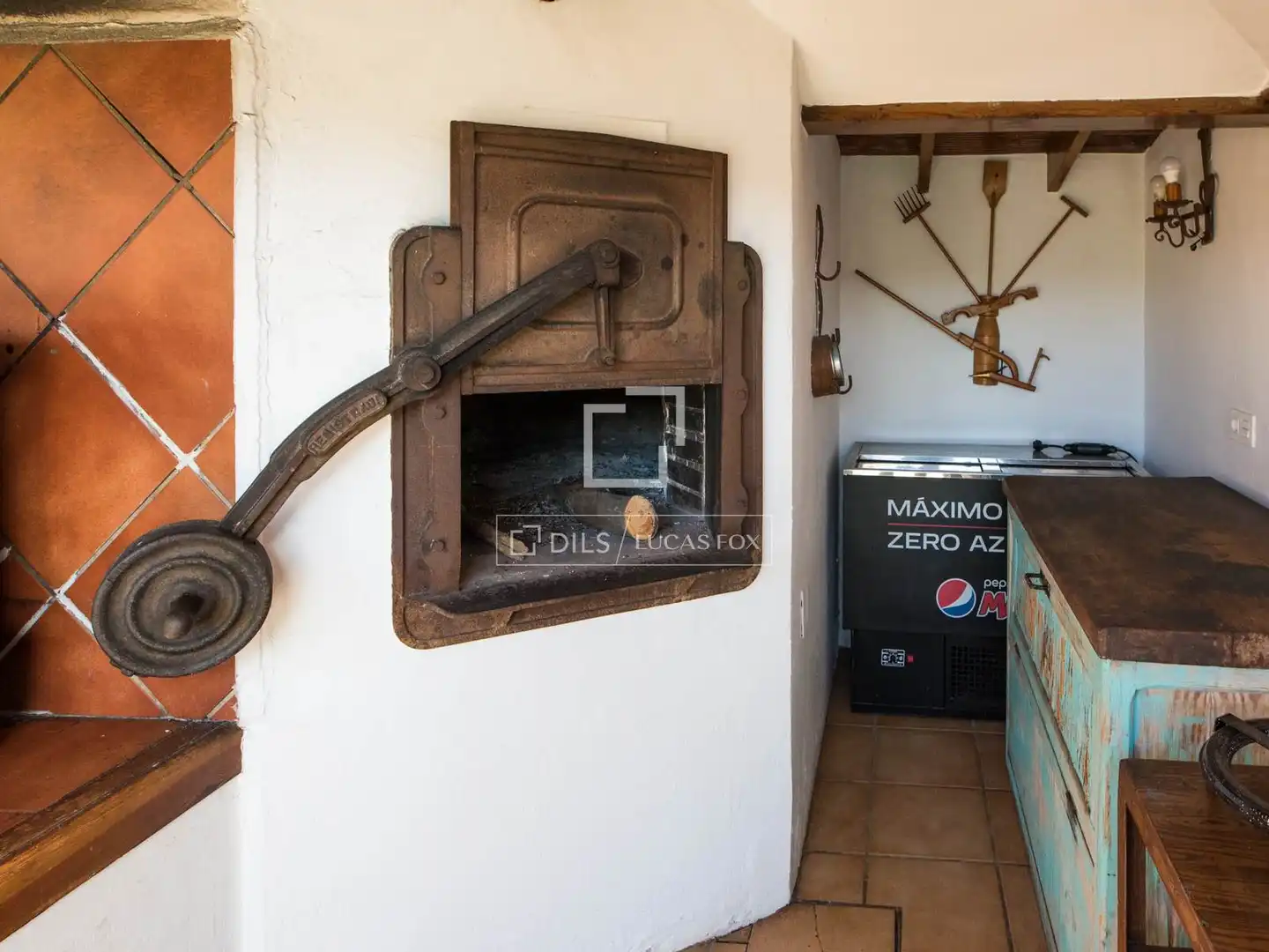 Cuina de Casa o xalet en venda en Málaga amb Aire condicionat, Calefacció i Jardí privat