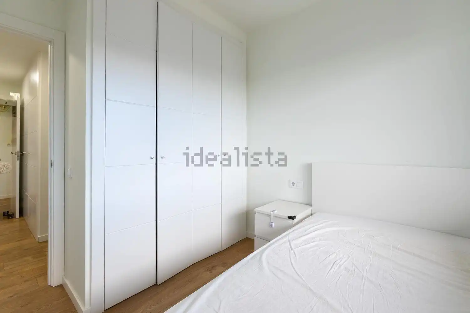 Schlafzimmer von Dachboden zur Miete in Sant Adrià de Besòs mit Klimaanlage, Heizung und Privatgarten