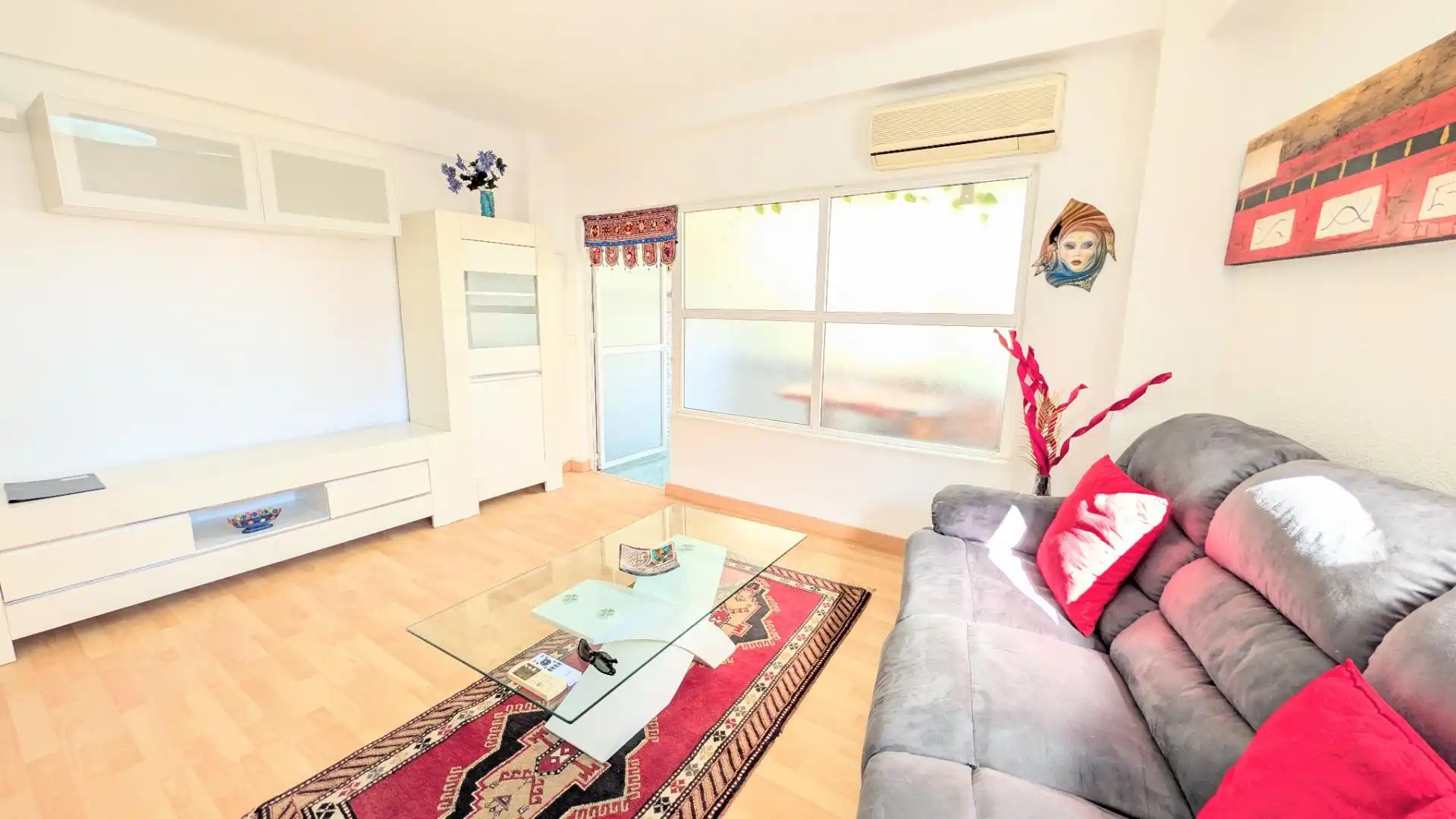 Sala de estar de Piso en venta en Torremolinos con Aire acondicionado y Amueblado