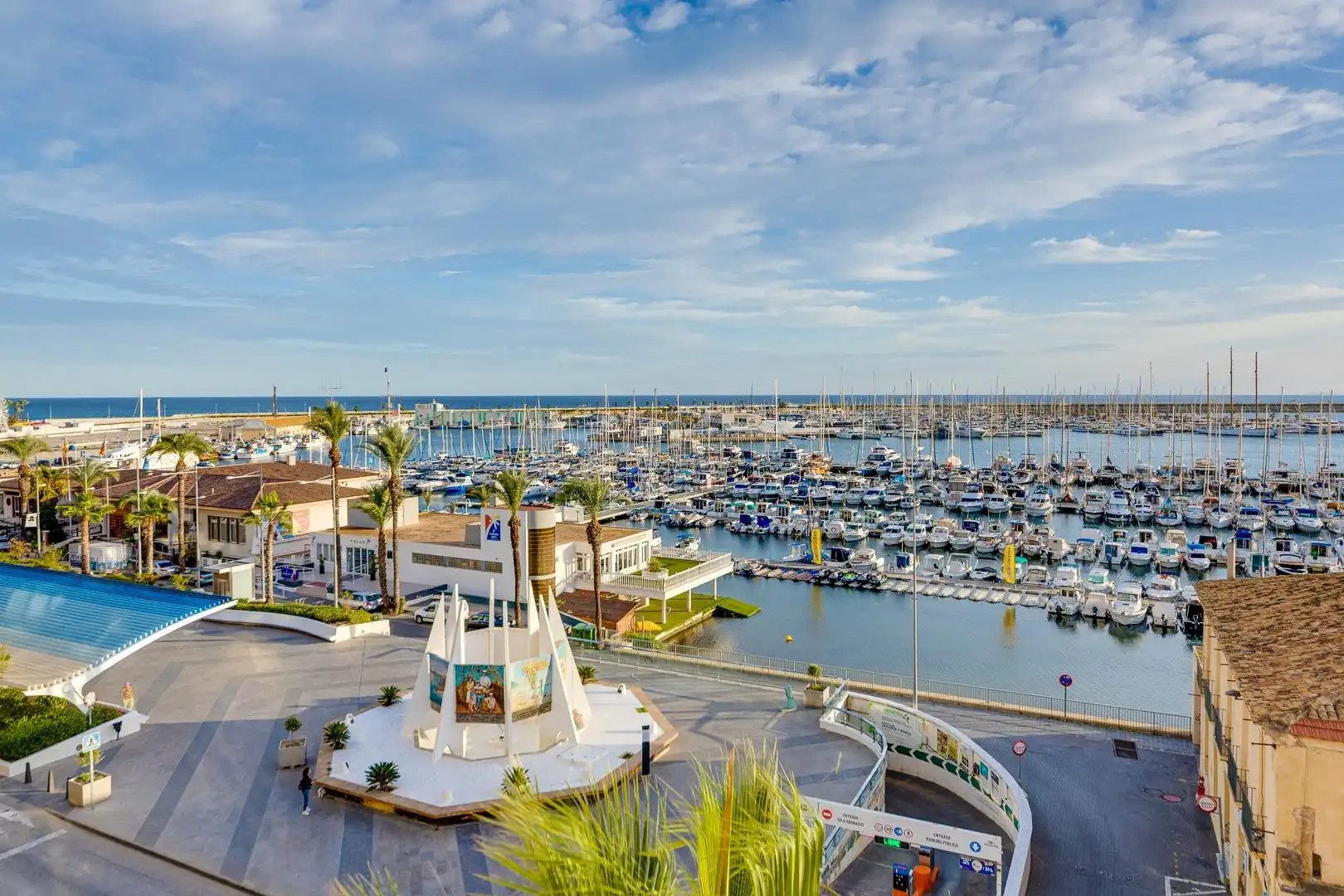 Exterior view of Study for sale in Torrevieja  with Air Conditioner, Terrace and Balcony
