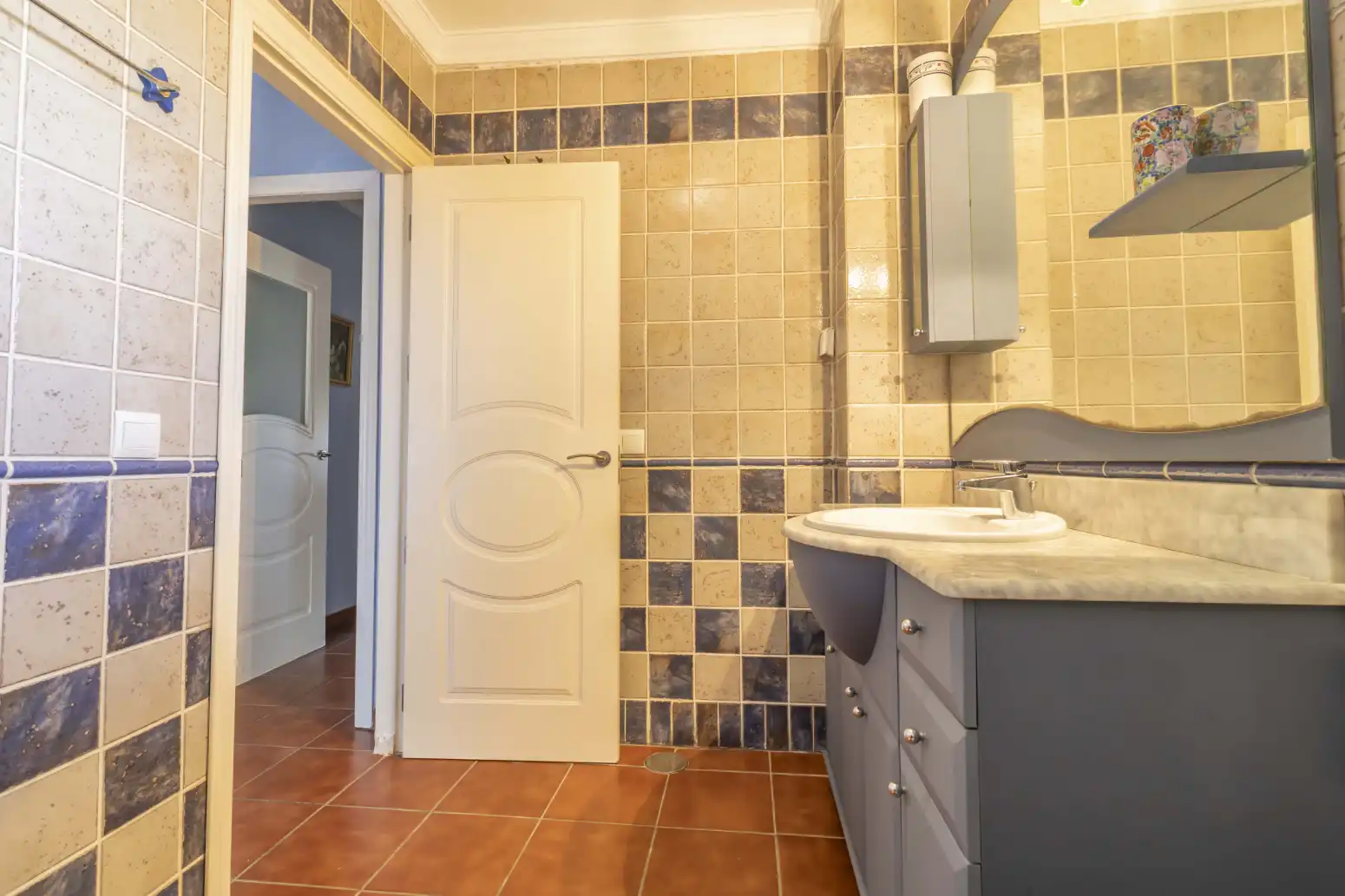 Bany de Casa o xalet en venda en Alcalá de Guadaira amb Aire condicionat, Terrassa i Piscina